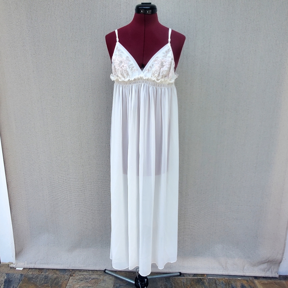 Belle Nuit Cream Color Night Gown Size Small Y2K Coquette